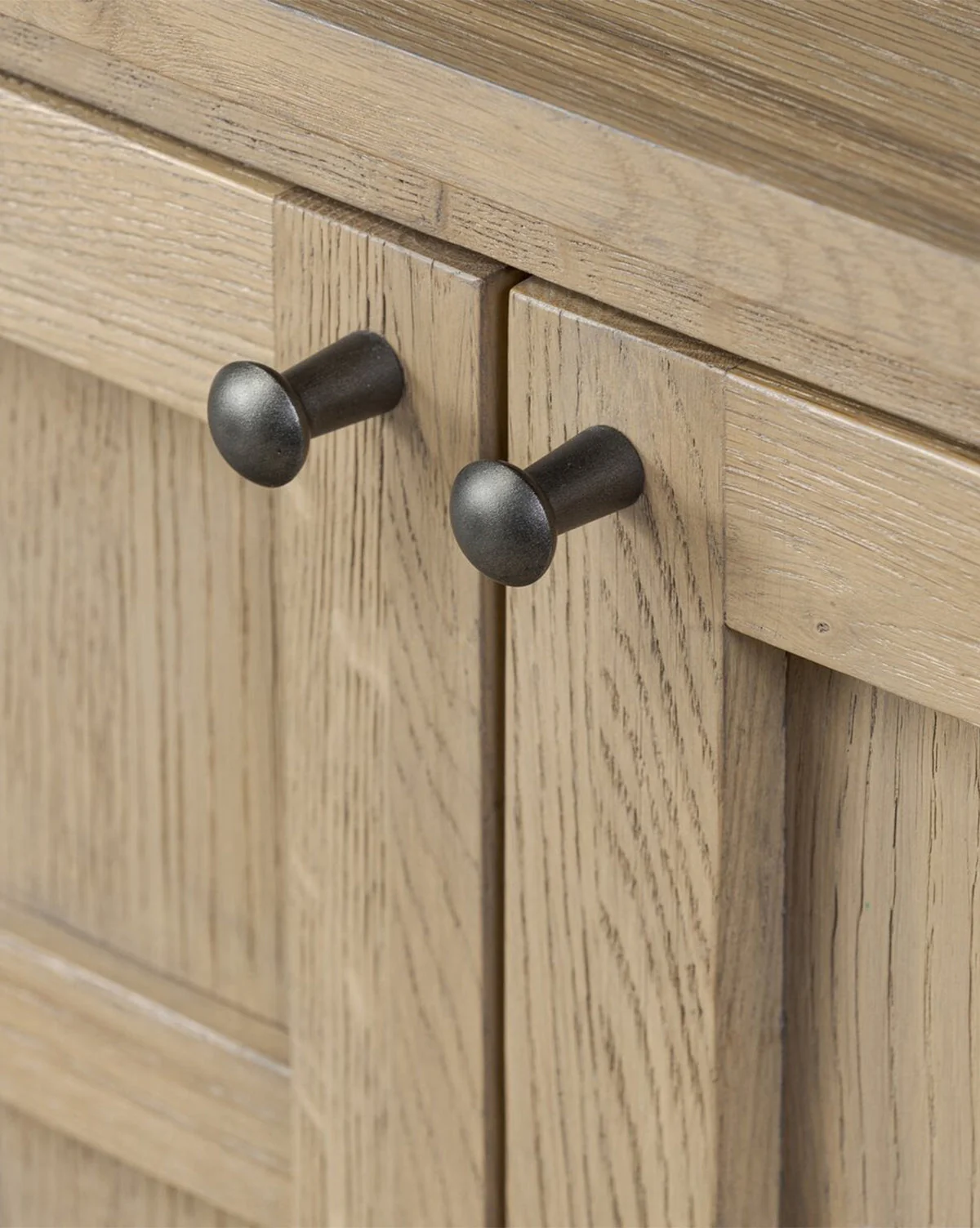 Modern Wood Sideboard with Elegant Design & Storage for Living Room