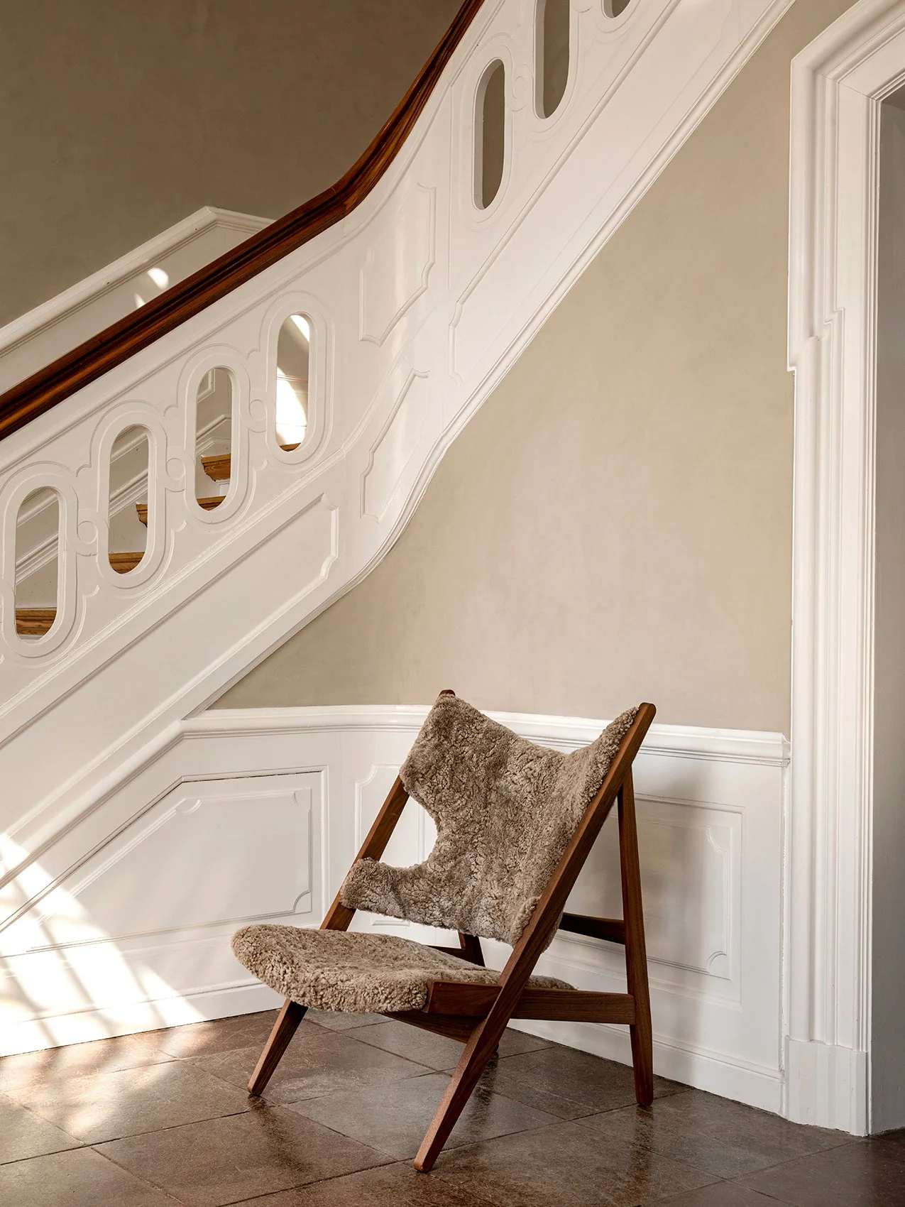 Sheepskin & Oak Lounge Chair with Elbow Cut-Out Design for Living Room & Bedroom