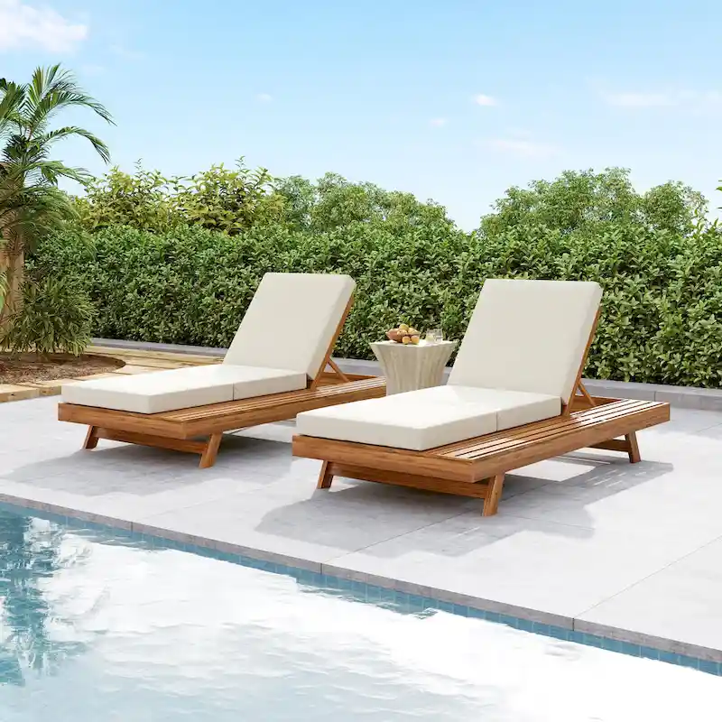 Outdoor Chaise Lounges