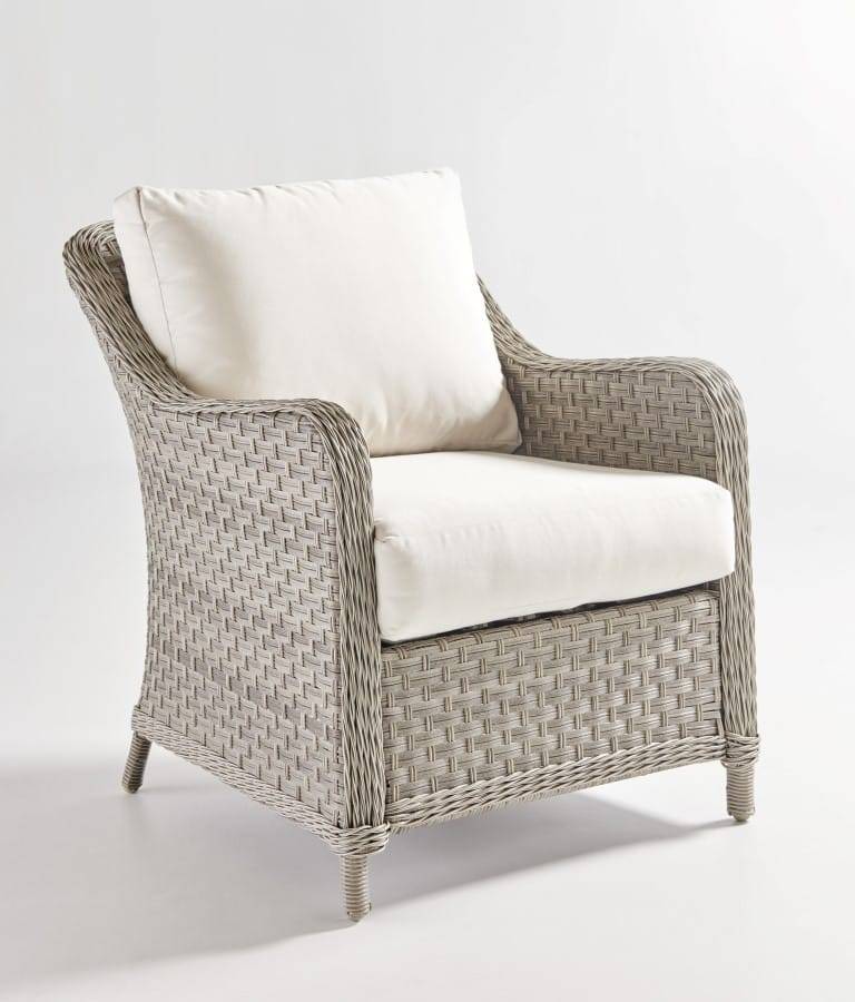 Outdoor Wicker Lounge Chair for Patio Deck in Brown