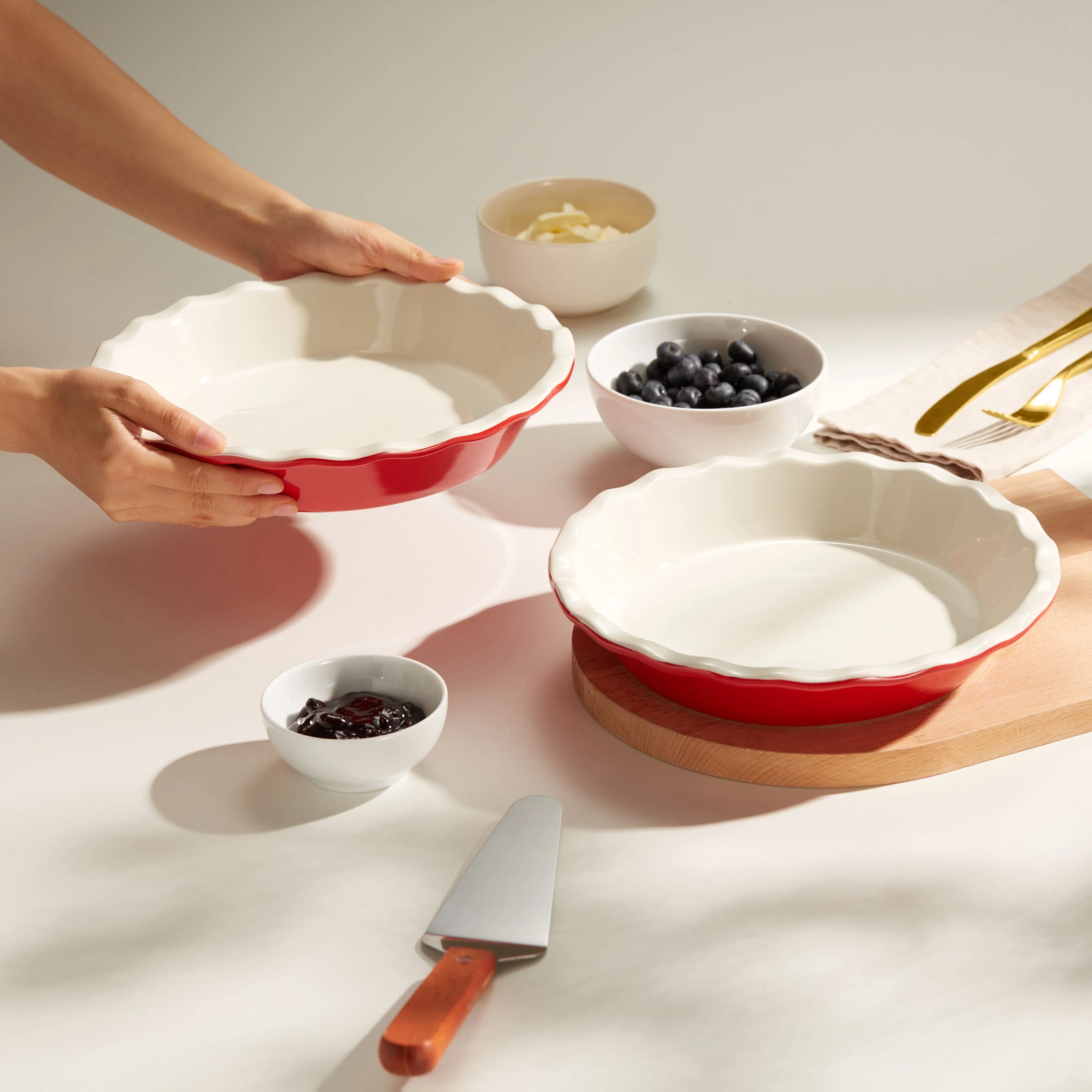 Ceramic Deep Pie Dish with Wave Edge, 9 Inch