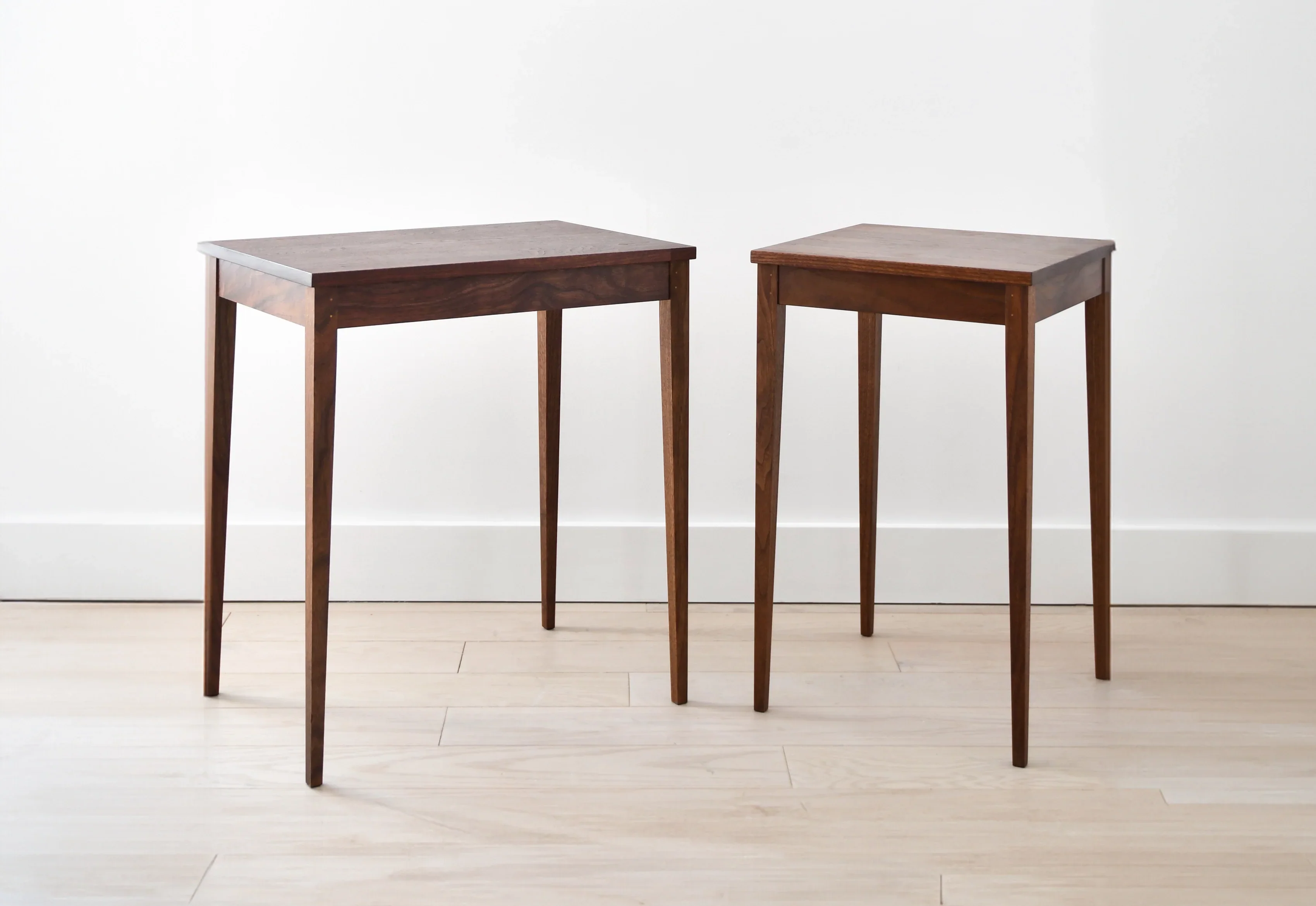 Table Minimus – Square - Inspired by styles, these tables all share the same leg structure, with four slender columns