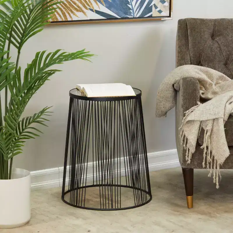 Black Round Metal Accent Side Table, 1-Person