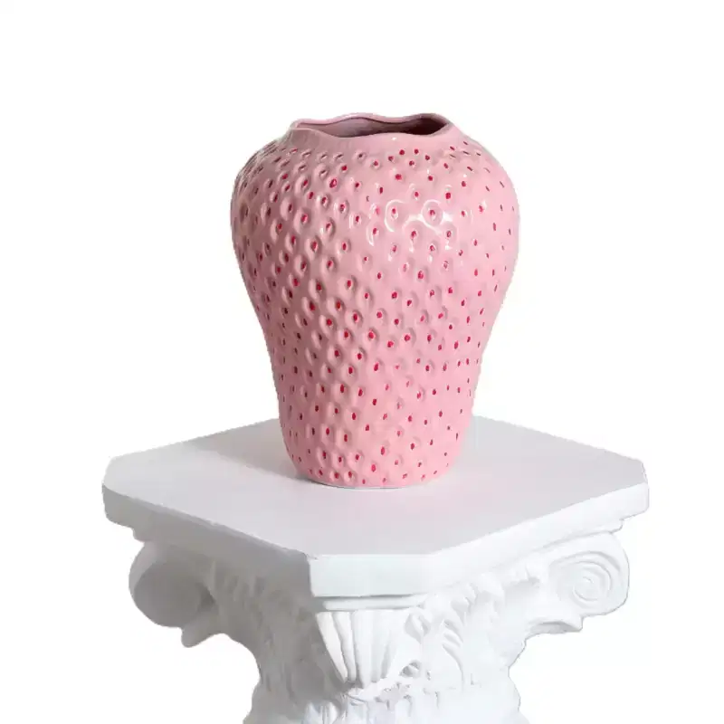 NotArt Hand-Painted Ceramic Strawberry Vase, Modern Minimalist Glazed Ornament for Hydroponic