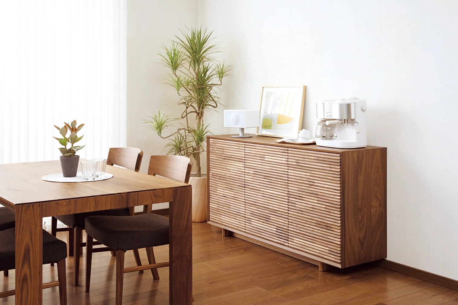 Expansive Refined - Cabinet