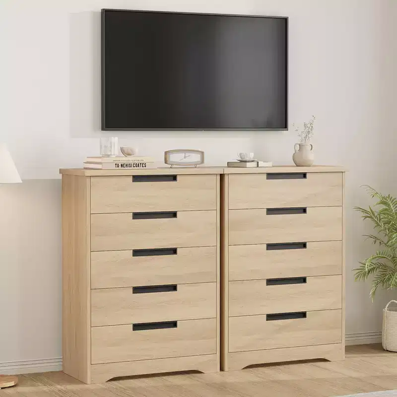 Embedded-handle design five-drawer chest, modern wooden drawer cabinet, space-saving compact storage, suitable for living rooms.