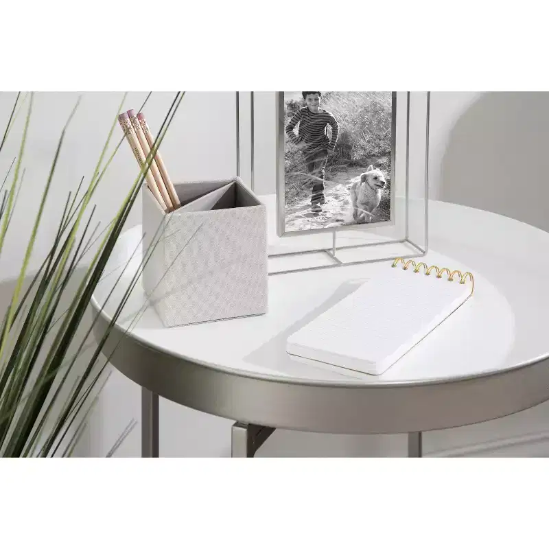 Kate and Laurel Celia Round Metal Side Table