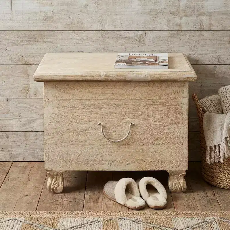 HomeRoots 46 Antique White Solid Carved Wood Scroll Bench with Flip Top