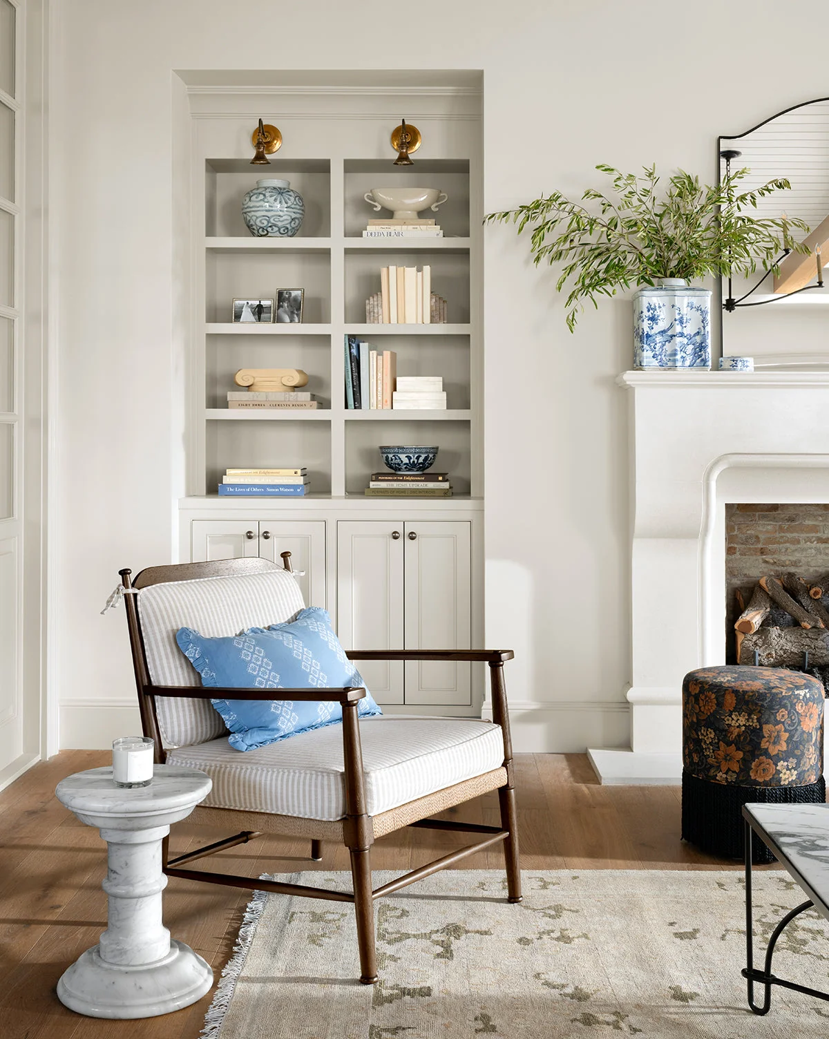 Traditional Wood & Woven Lounge Chair with Tailored Upholstery & Clean Lines for Living Room