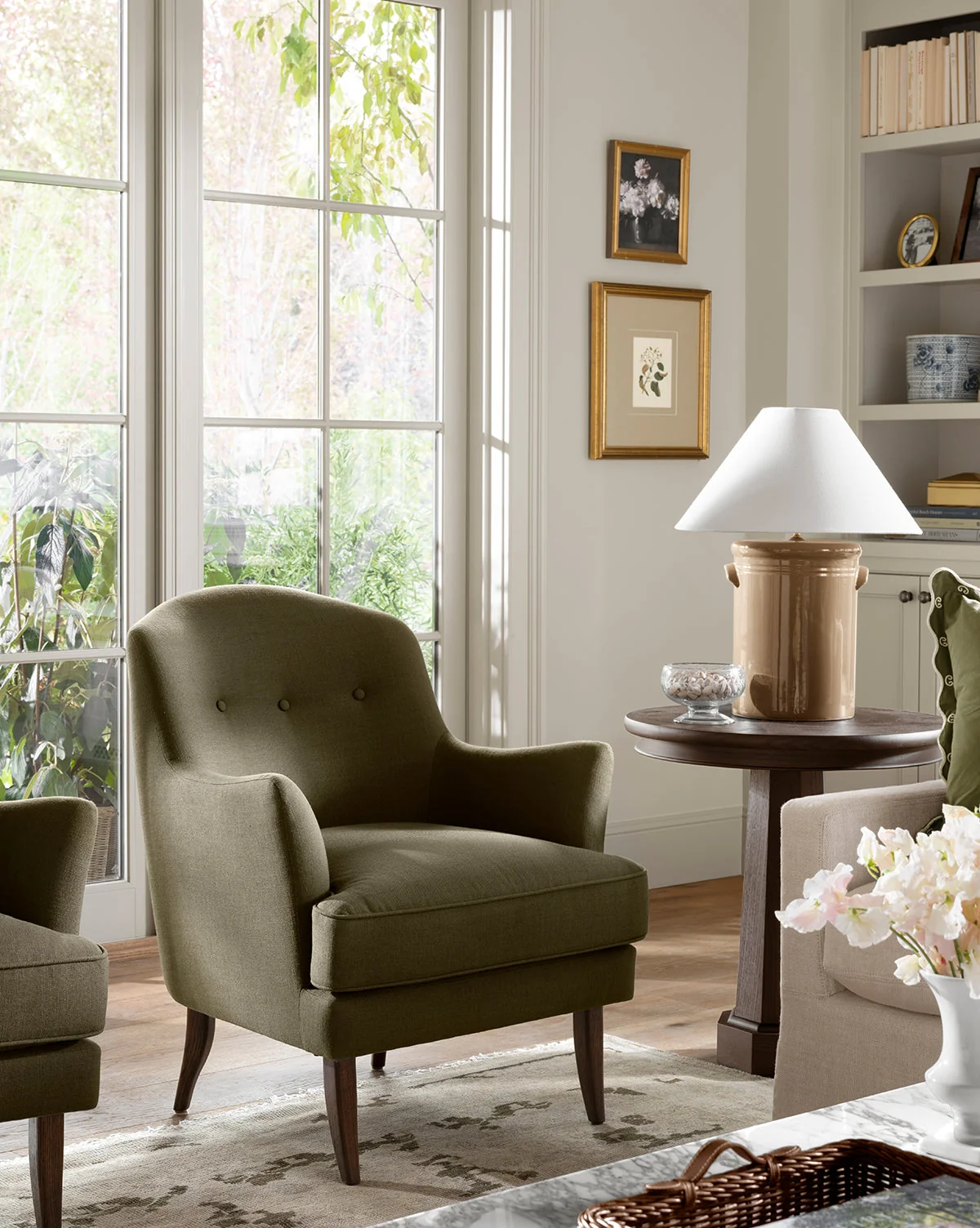 Classic Upholstered Lounge Chair with Button Tufting & Down-Wrapped Seat for Living Room