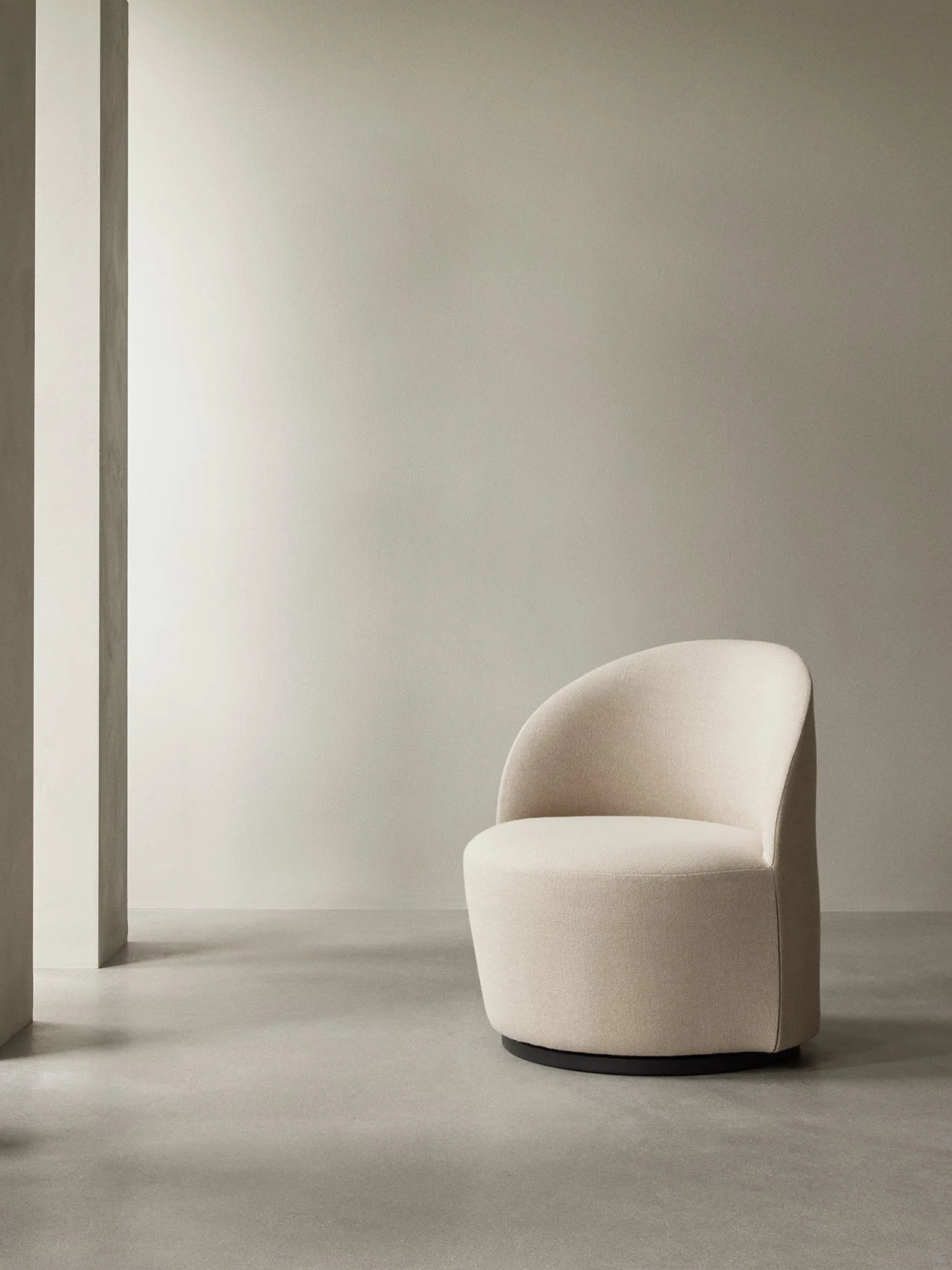 Lounge Chair with 190 Return Swivel Wide Low Seat, Plinth Base