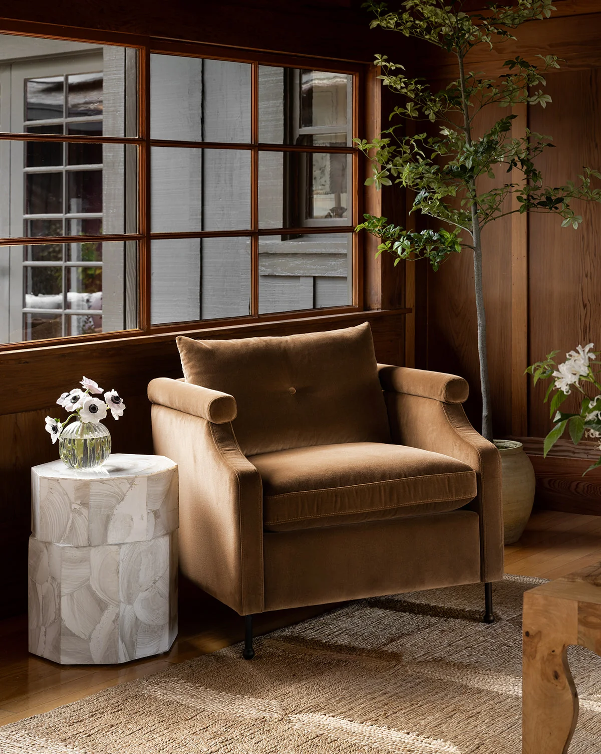 Modern Upholstered Lounge Chair with Iron Legs & Notched Arms for Living Room