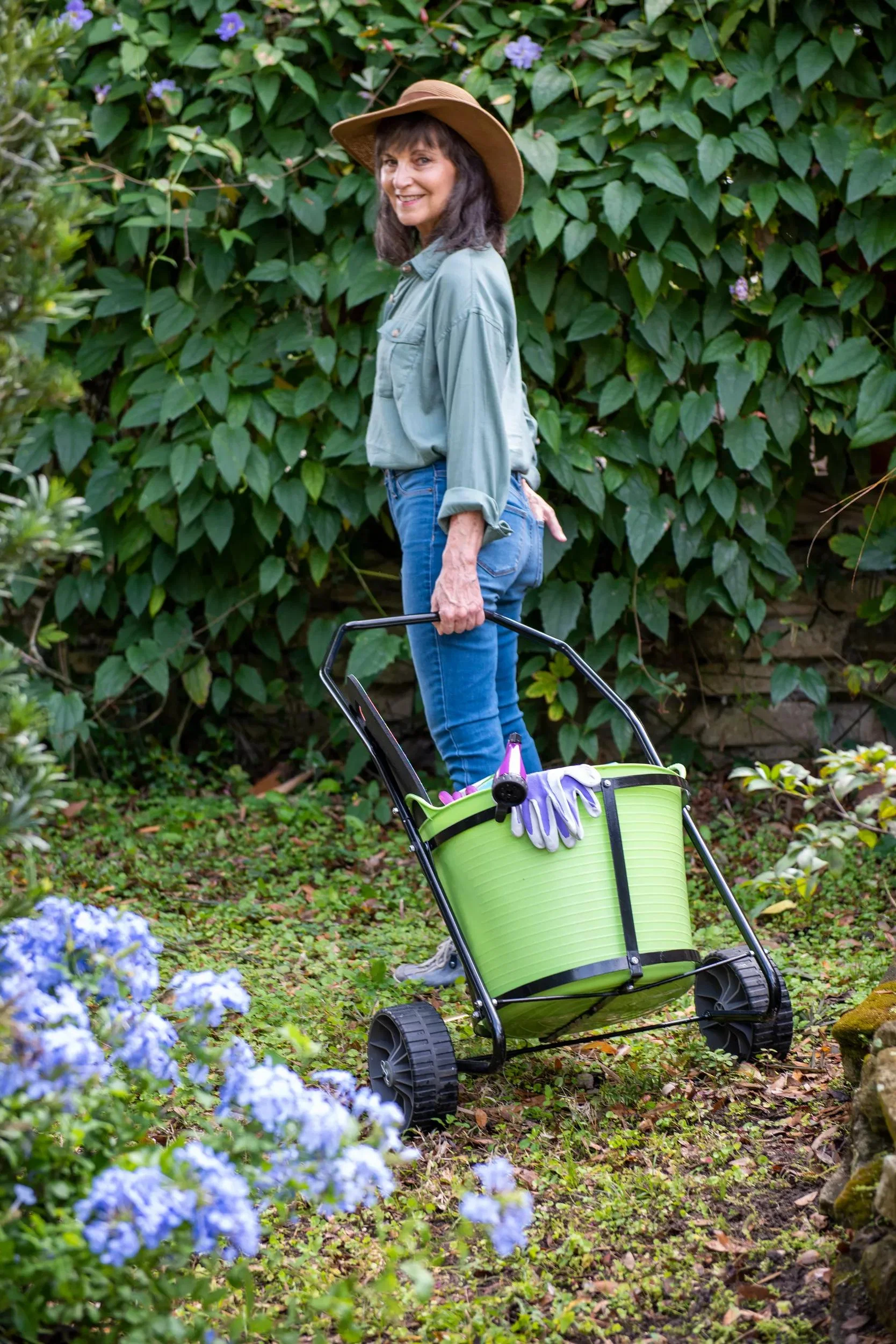 Garden Clean-up Cart with Tub
