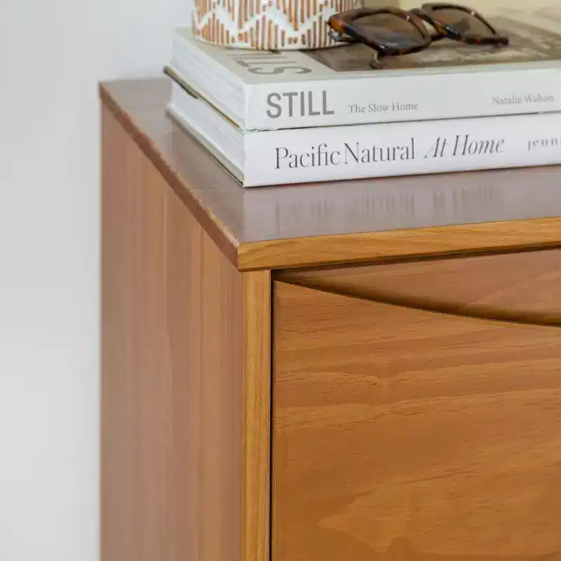 Walker Edison Mid Century Modern Contoured 5 Drawer Chest of Drawers