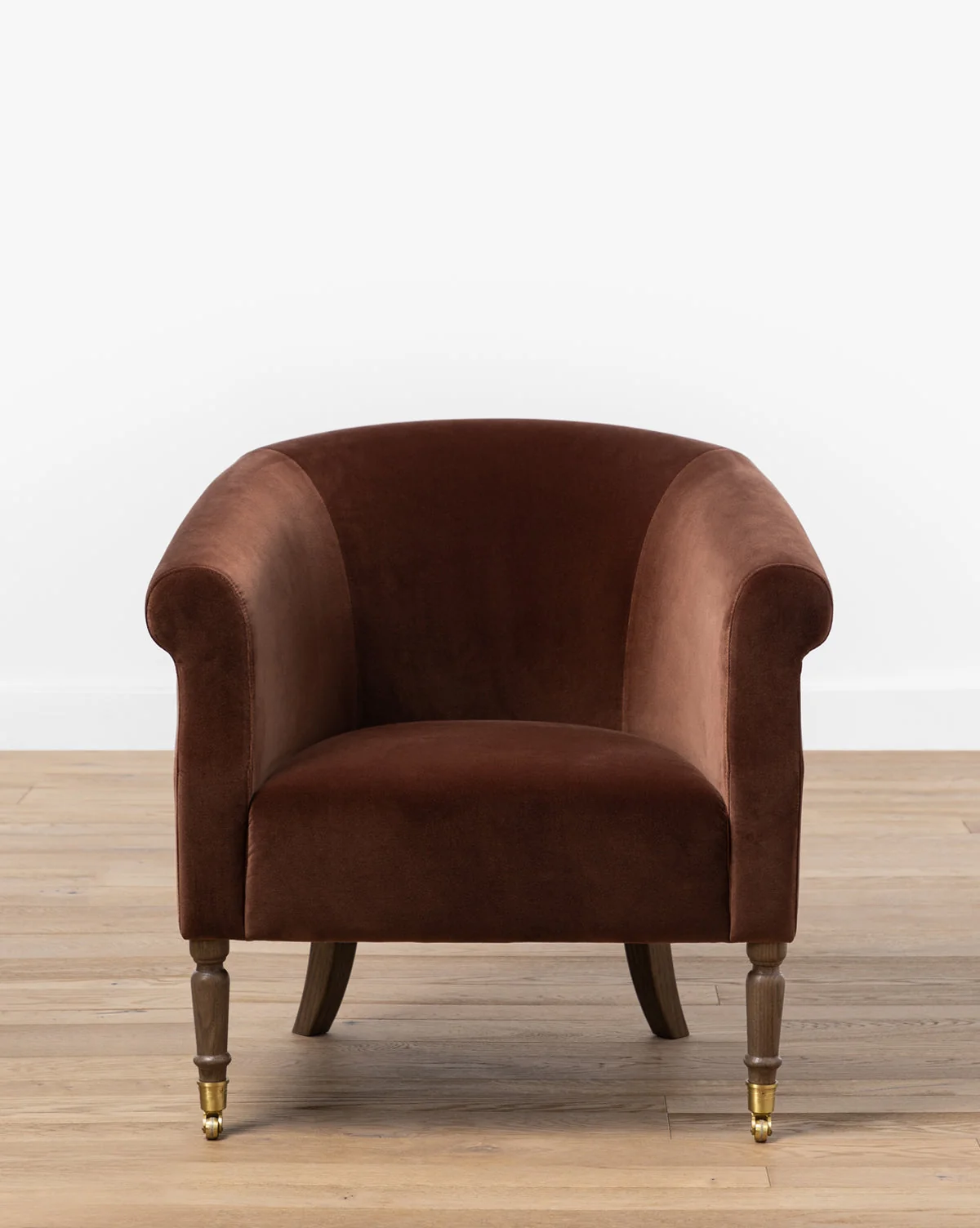 Traditional Upholstered Lounge Chair with Curved Elements for Living Room