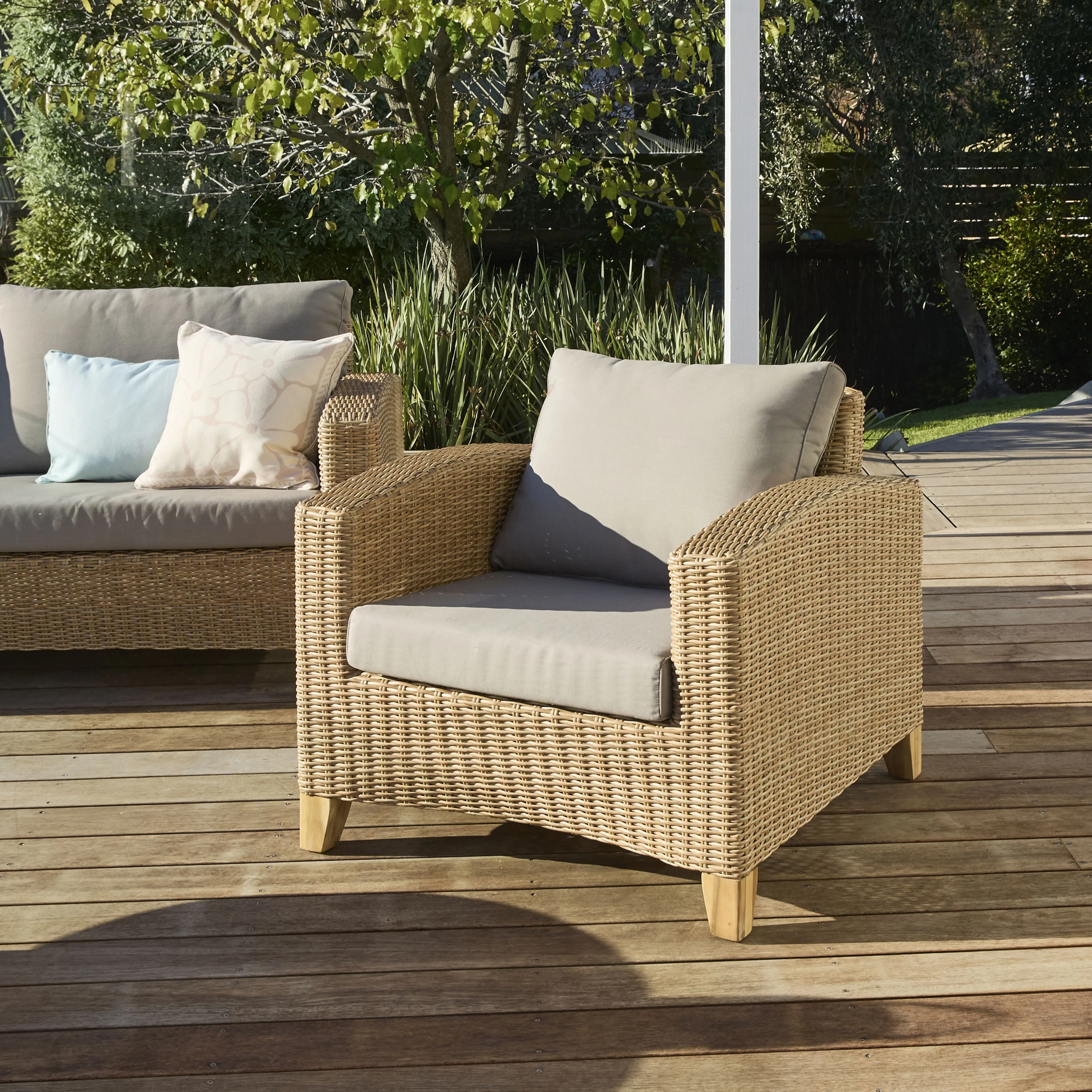 All-Weather Wicker Outdoor Armchair Natural