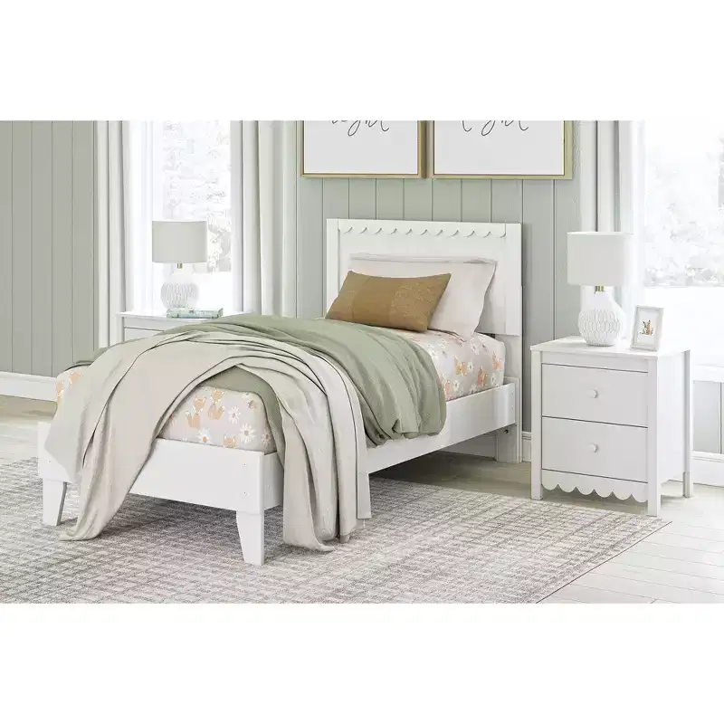 Scalloped Panel Headboard in Matte White Finish