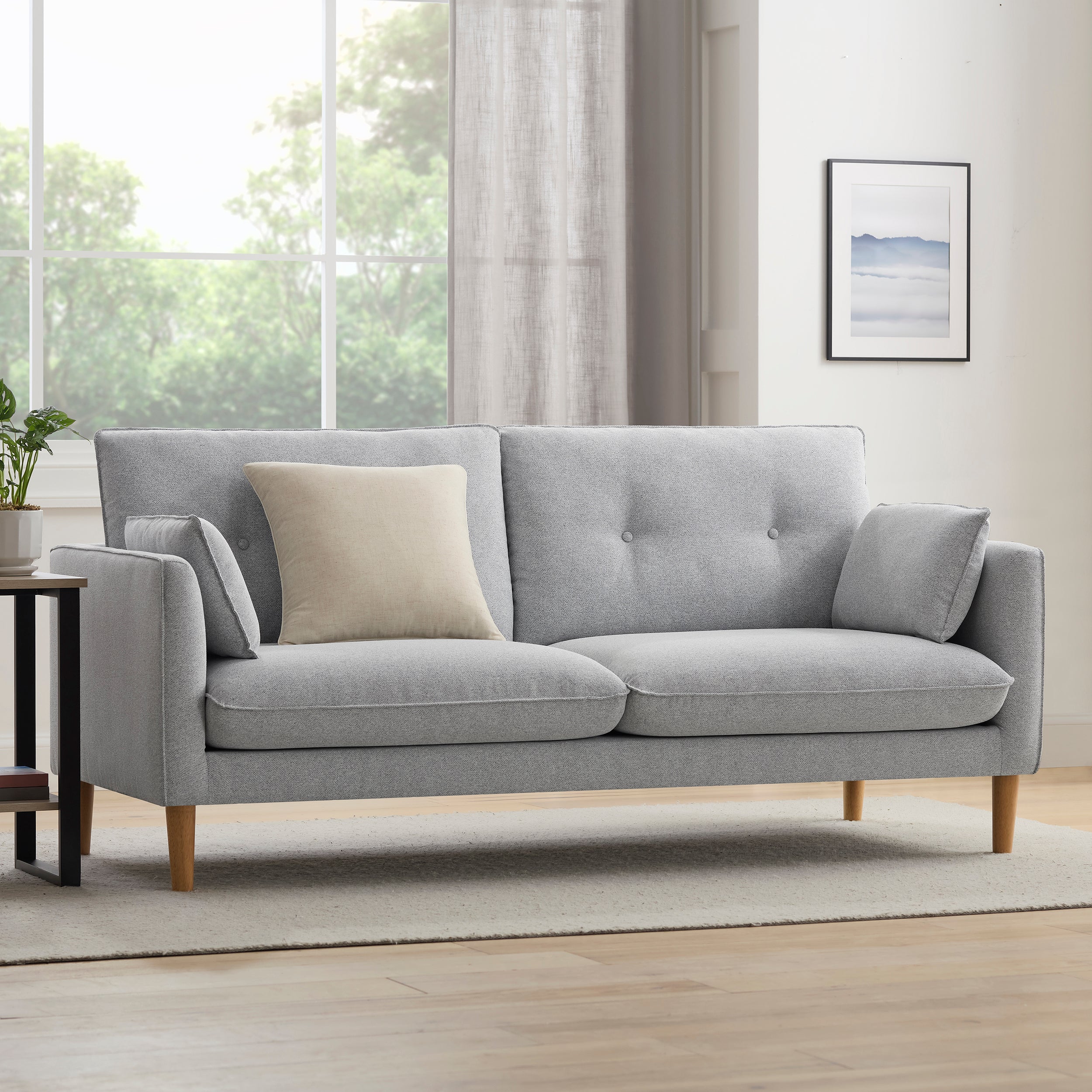 3 Seater Sofa - Light Grey - Relax and unwind on the 3-seater sofa in light grey - a stunning addition to your living space.??