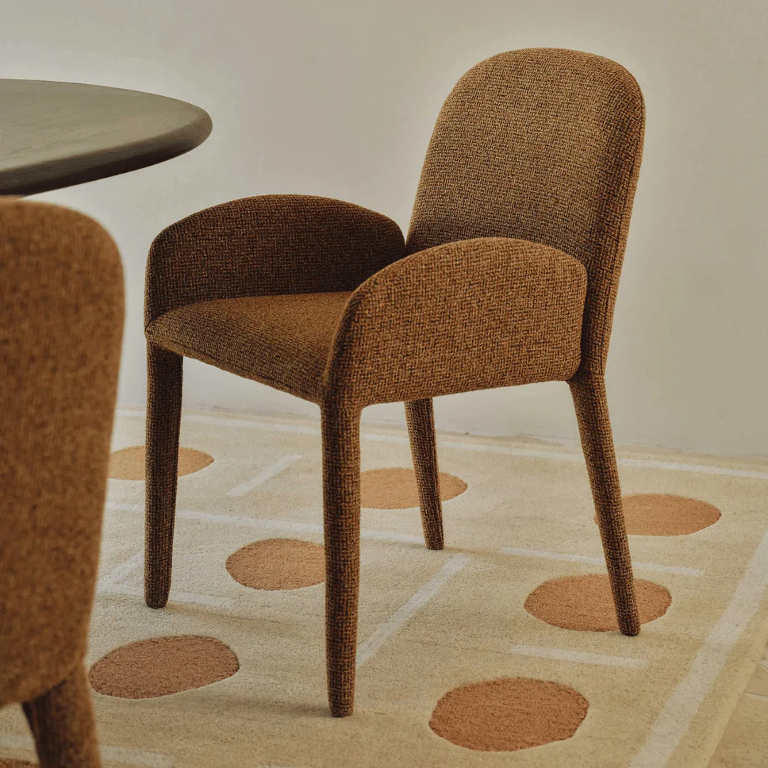Metal Dining Chair with Curved Back and Upholstered for Dining Room