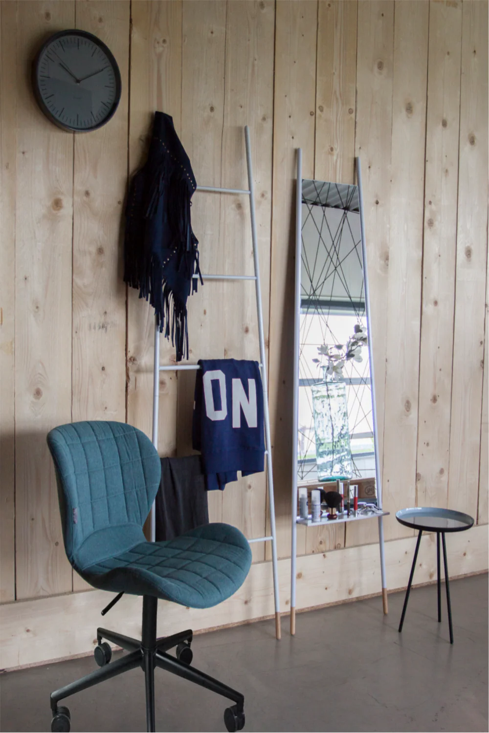 Blue Upholstered Bucket Office Chair