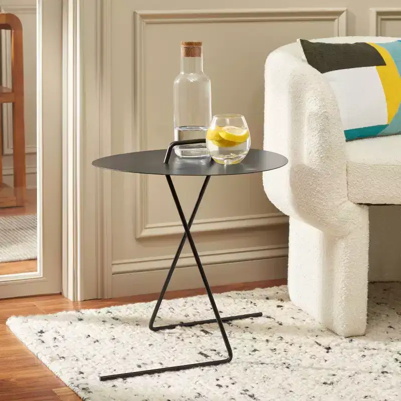 Round side table, matte black