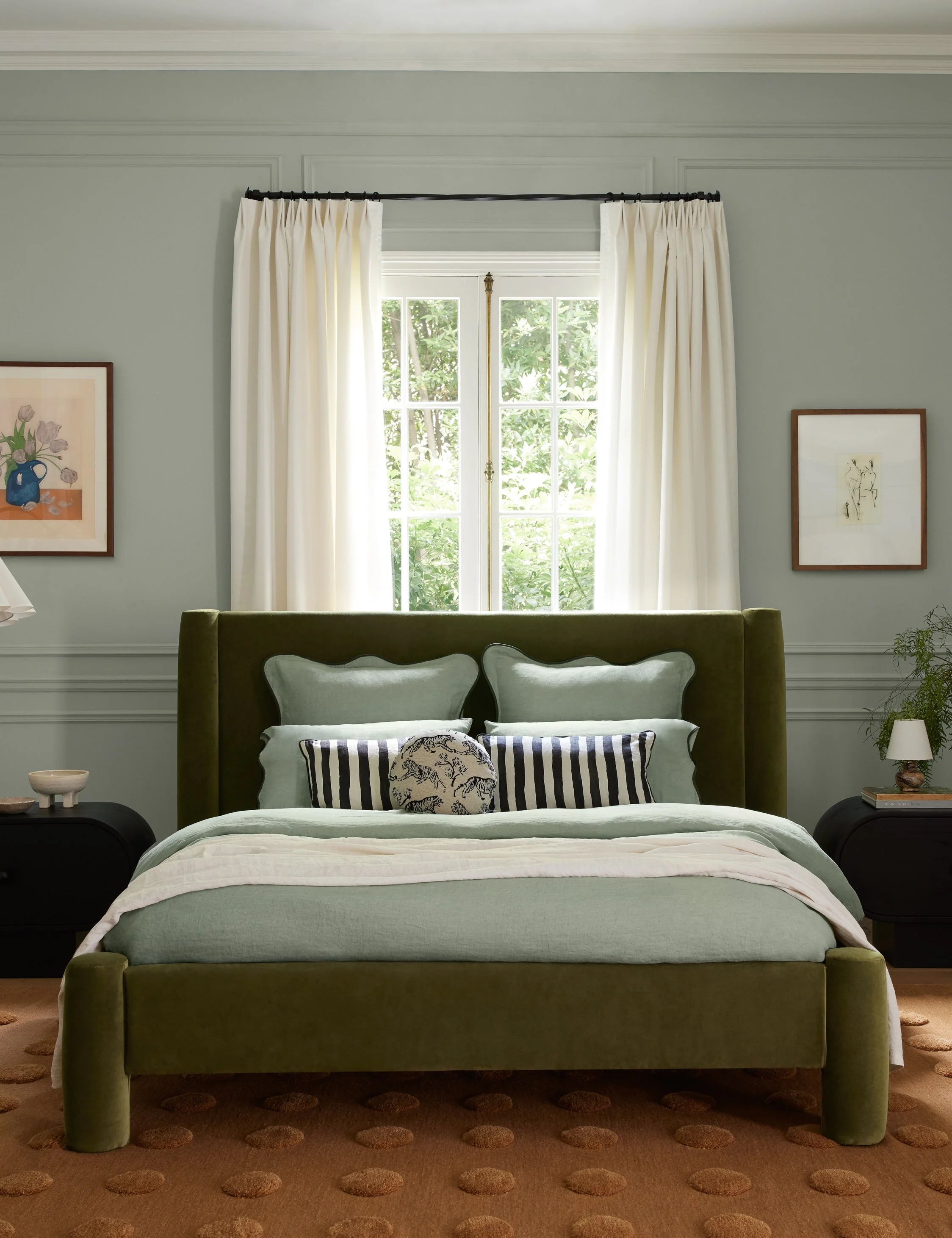Bed Upholstered, Headboard Soft, rounded edges and a streamlined design make this bed into a sment-making retreat. The oversized headboard