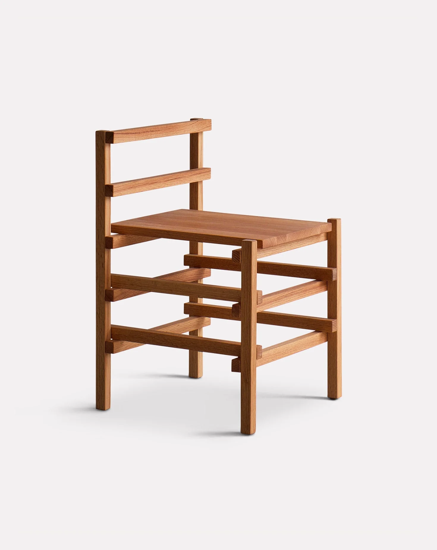 Small Oak Natural Lacquer Compact Accent Chair