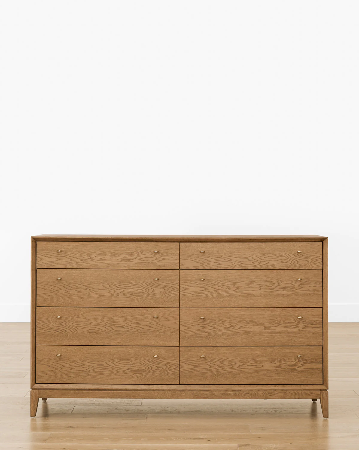 Classic Solid Oak Dresser with Tapered Legs & Soft-Close Drawers for Bedroom